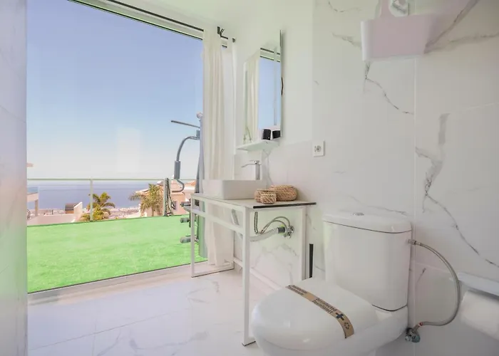 Vill'a&r Tenerife 빌라 *